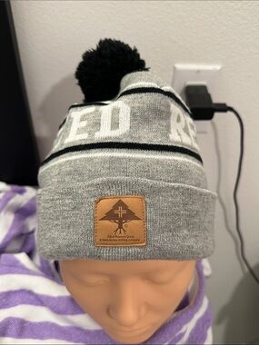 Lrg Gray and Black Pom Beanie